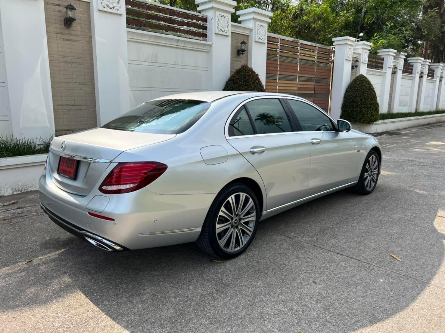 Mercedes-Benz E300e Exclusive ปี 2020