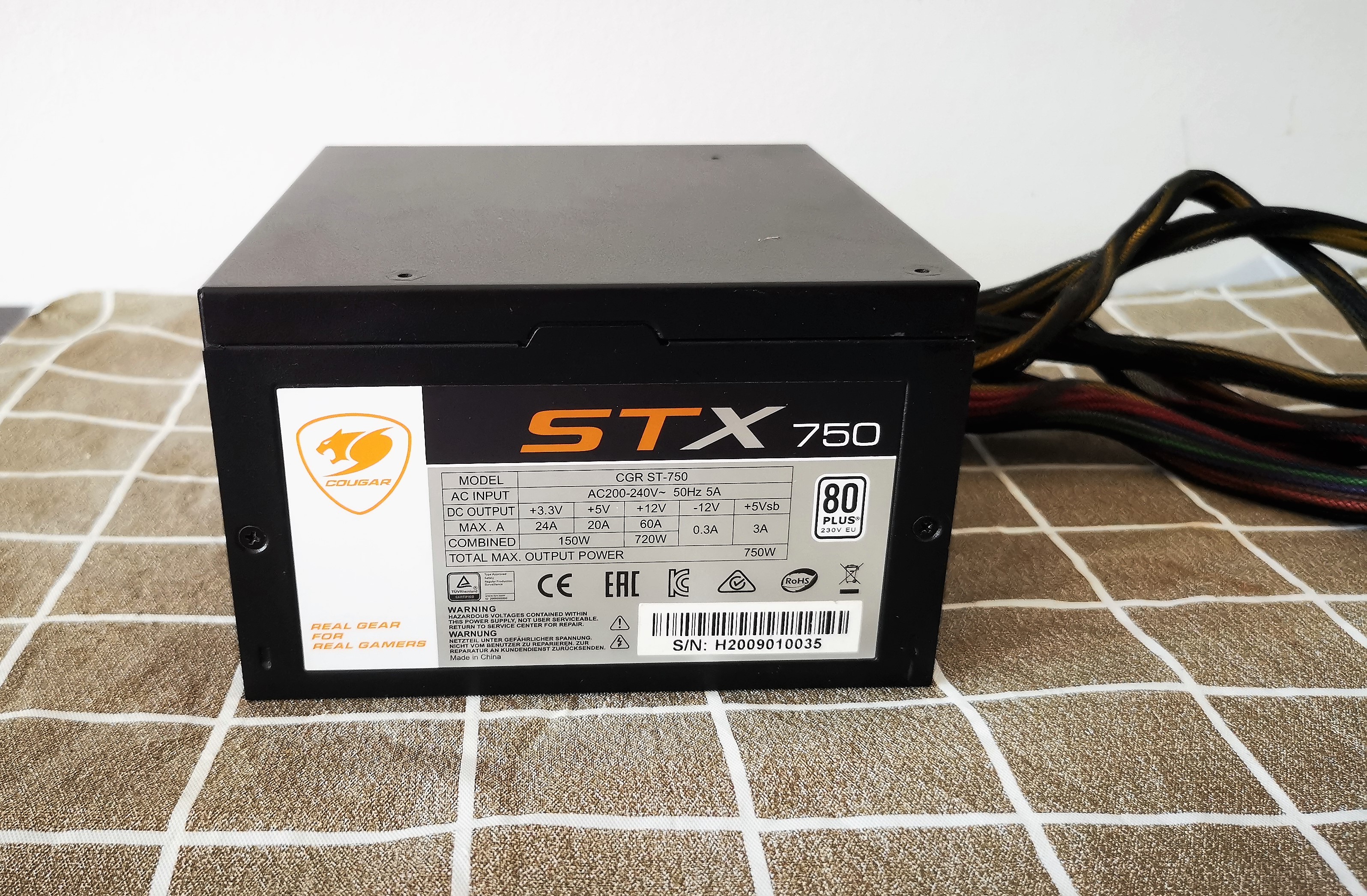PSU Cougar STX750 750W (80+ WHITE)