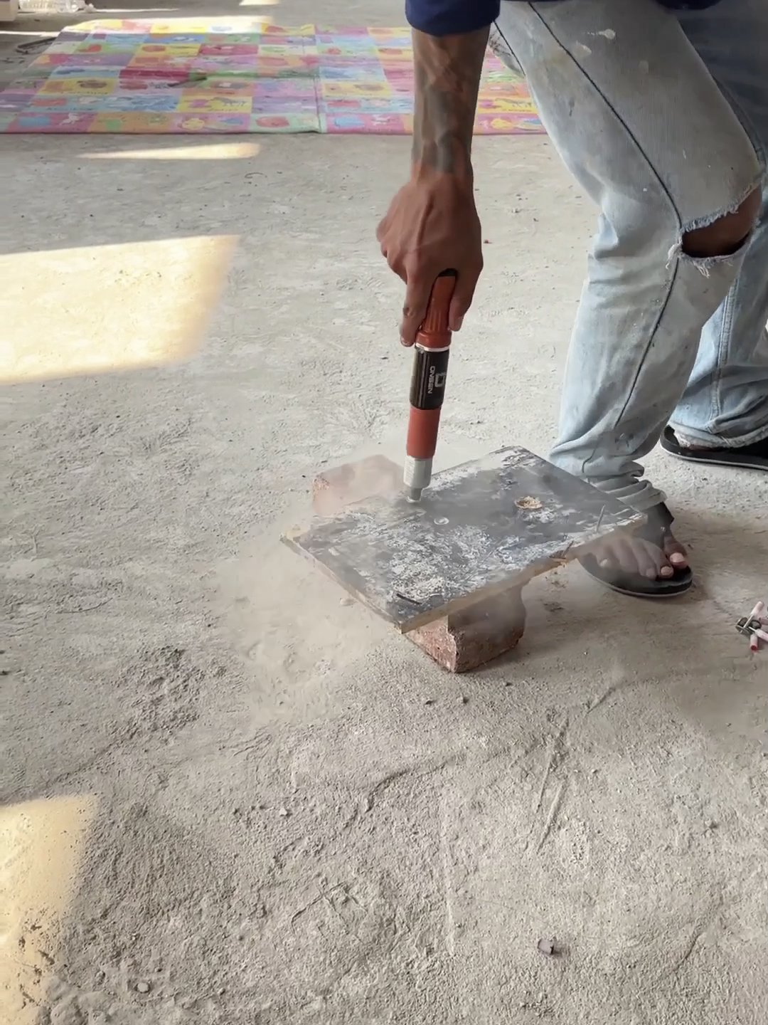 ปืนยิงตะปูแรงดันสูง ยี่ห้อ Onsen แถมดอกตะปู 100 ตัว