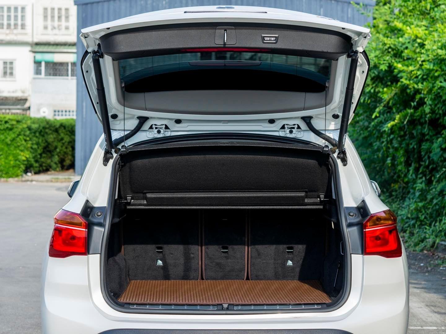 BMW X1 X Line 18d ปี 2017