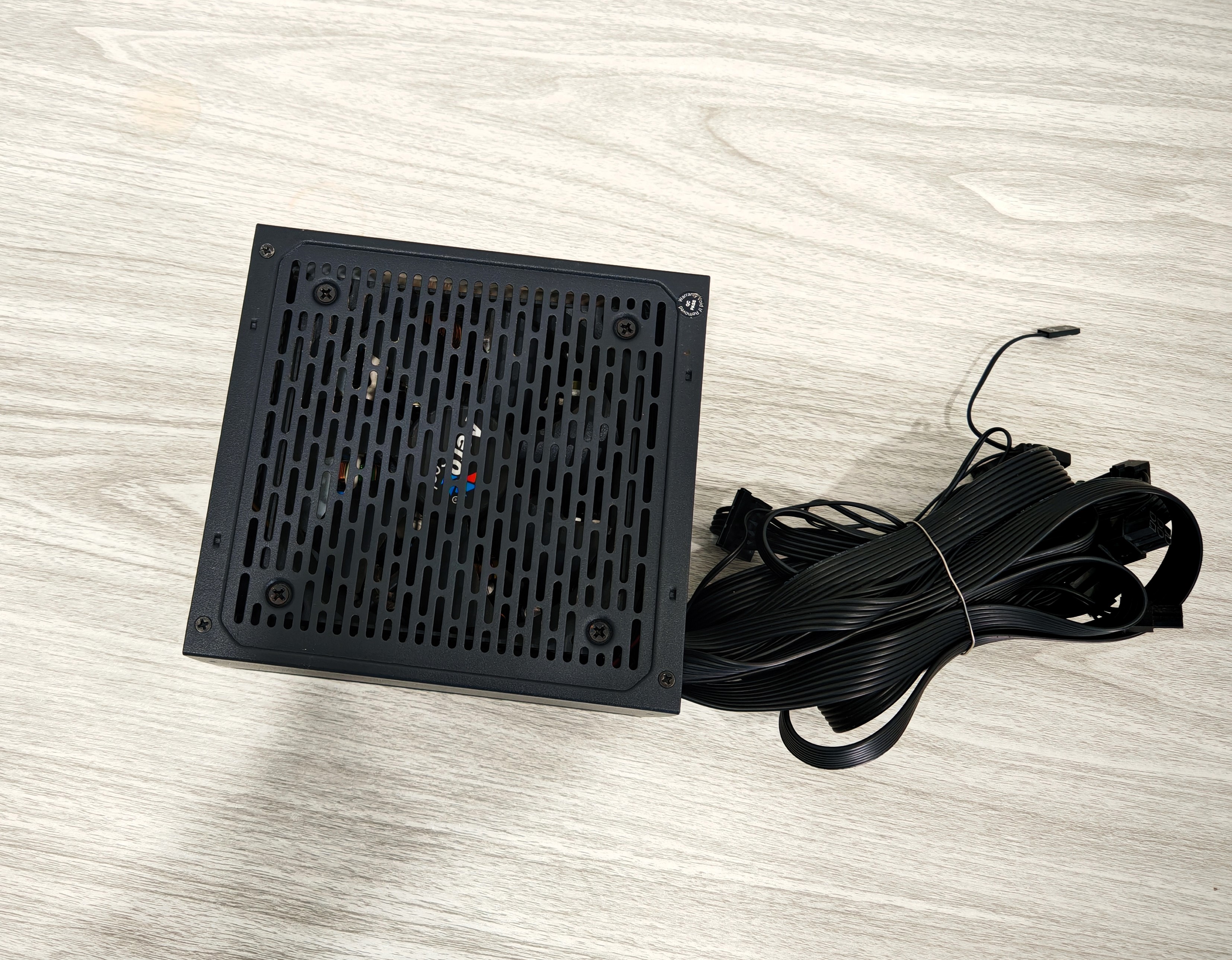 PSU AeroCool Lux 550W RGB (80+ Bronze)