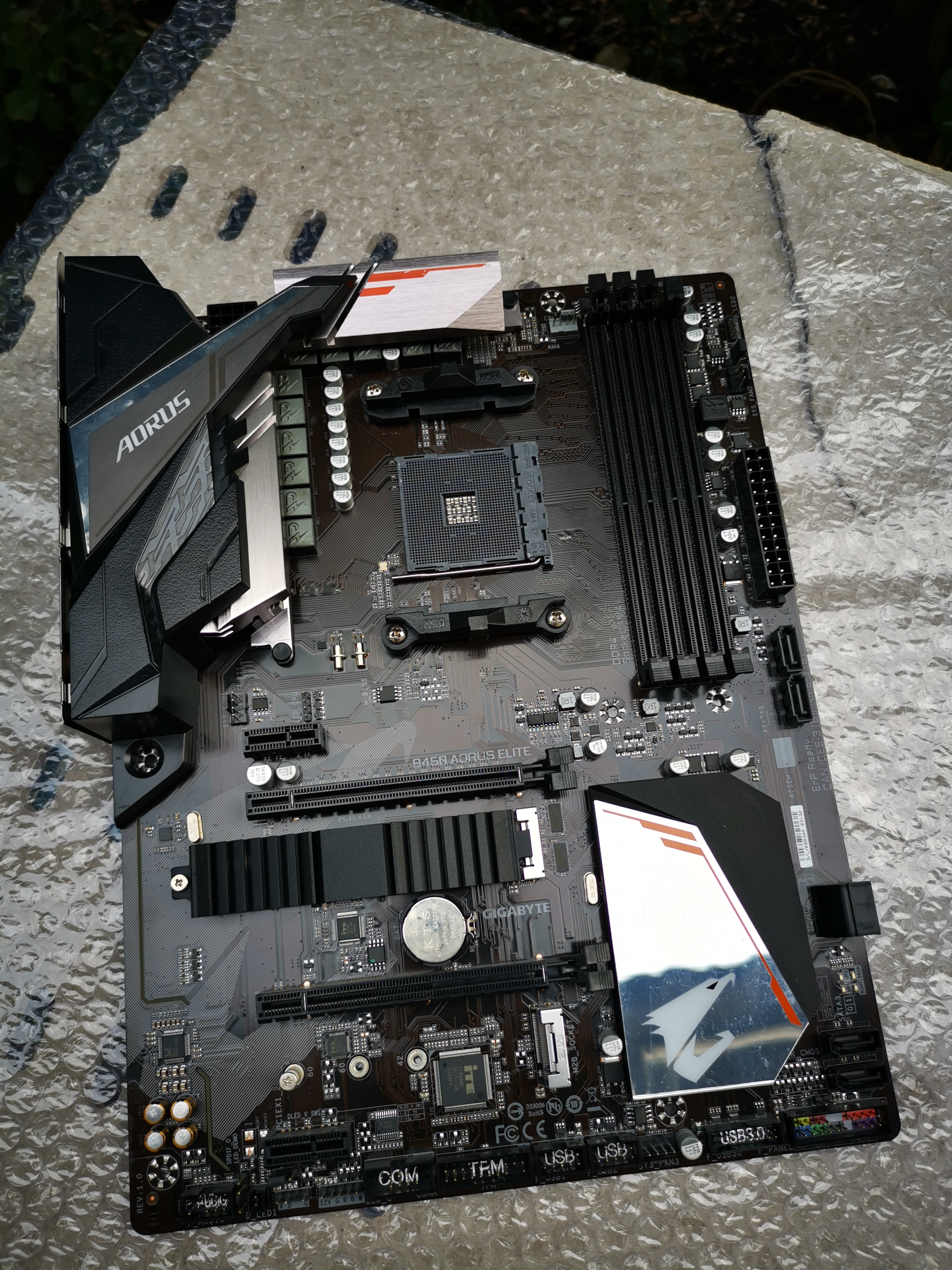 GIGABYTE B450 AORUS ELITE