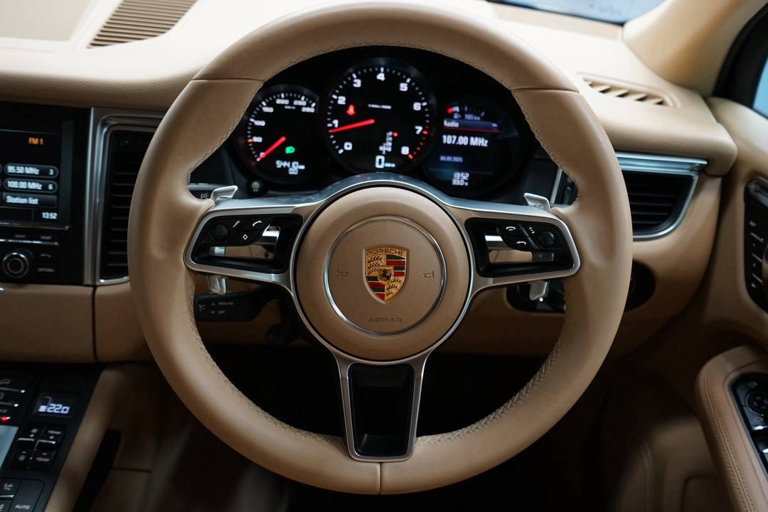 Porsche Macan 2.0 4WD ปี 2014