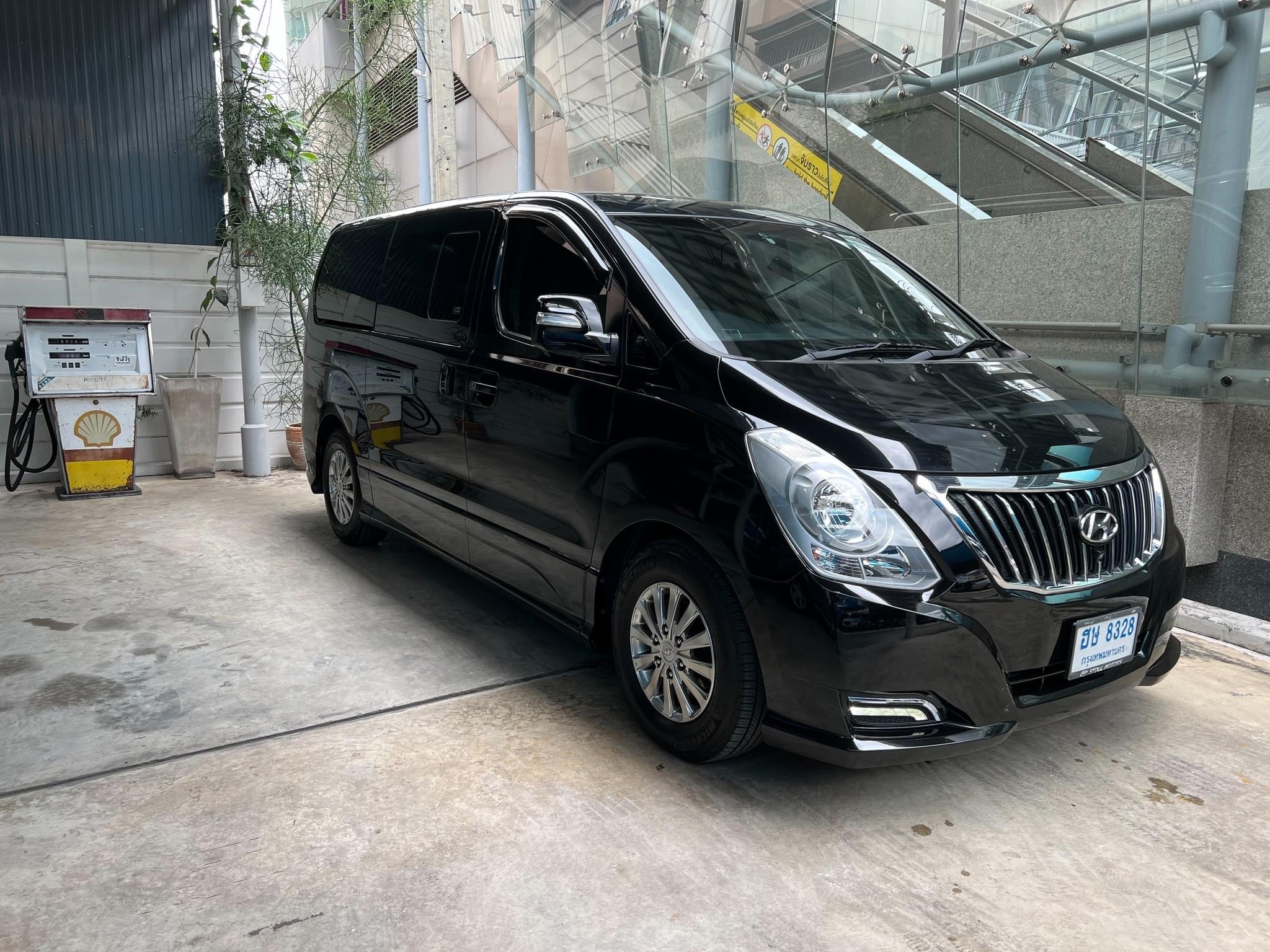 HYUNDAI H1 DELUXE TOP ปี 2017