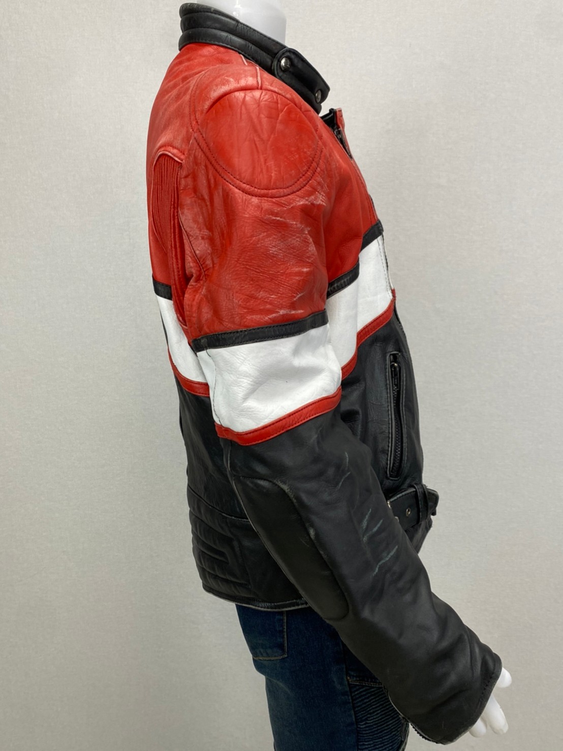 เสื้อการ์ดสำหรับขี่มอเตอร์ไซด์( มือสอง) RCSS 008: อก 46-48" ยาว 25" (ไม่มีการ์ด)