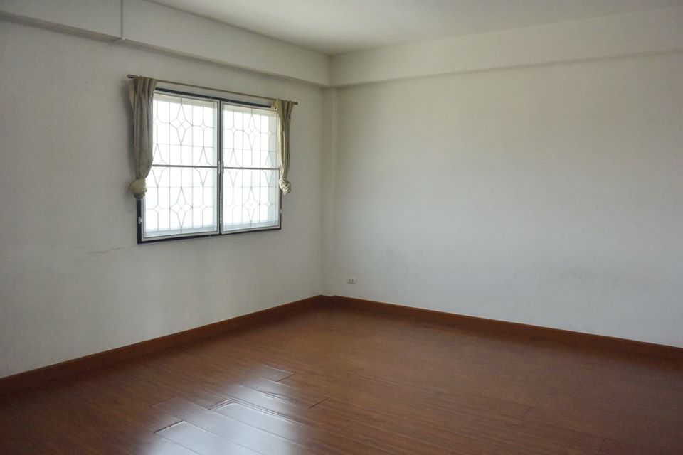ให้เช่า Townhome 3ชั้นครึ่ง หลังมุม ติด เซ็นทรัลแจ้งฯ