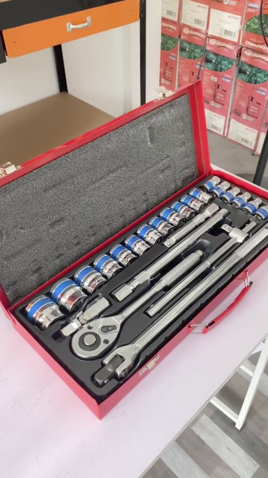 ชุดบล็อก ยี่ห้อ Euro King tool 4 หุน 24 ชิ้น ลูกบล็อก 6 เหลี่ยม