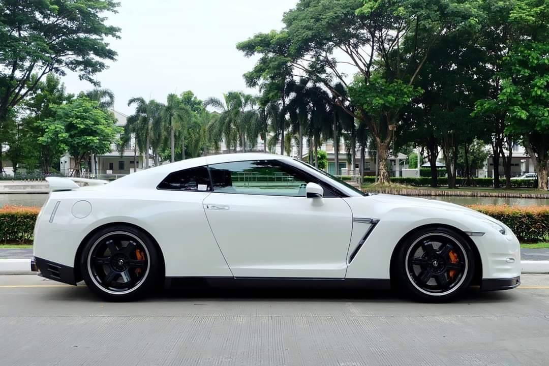 Nissan GTR R35 Track Pack Edition UK-Spec 550 HP Minorchange ปี 2013