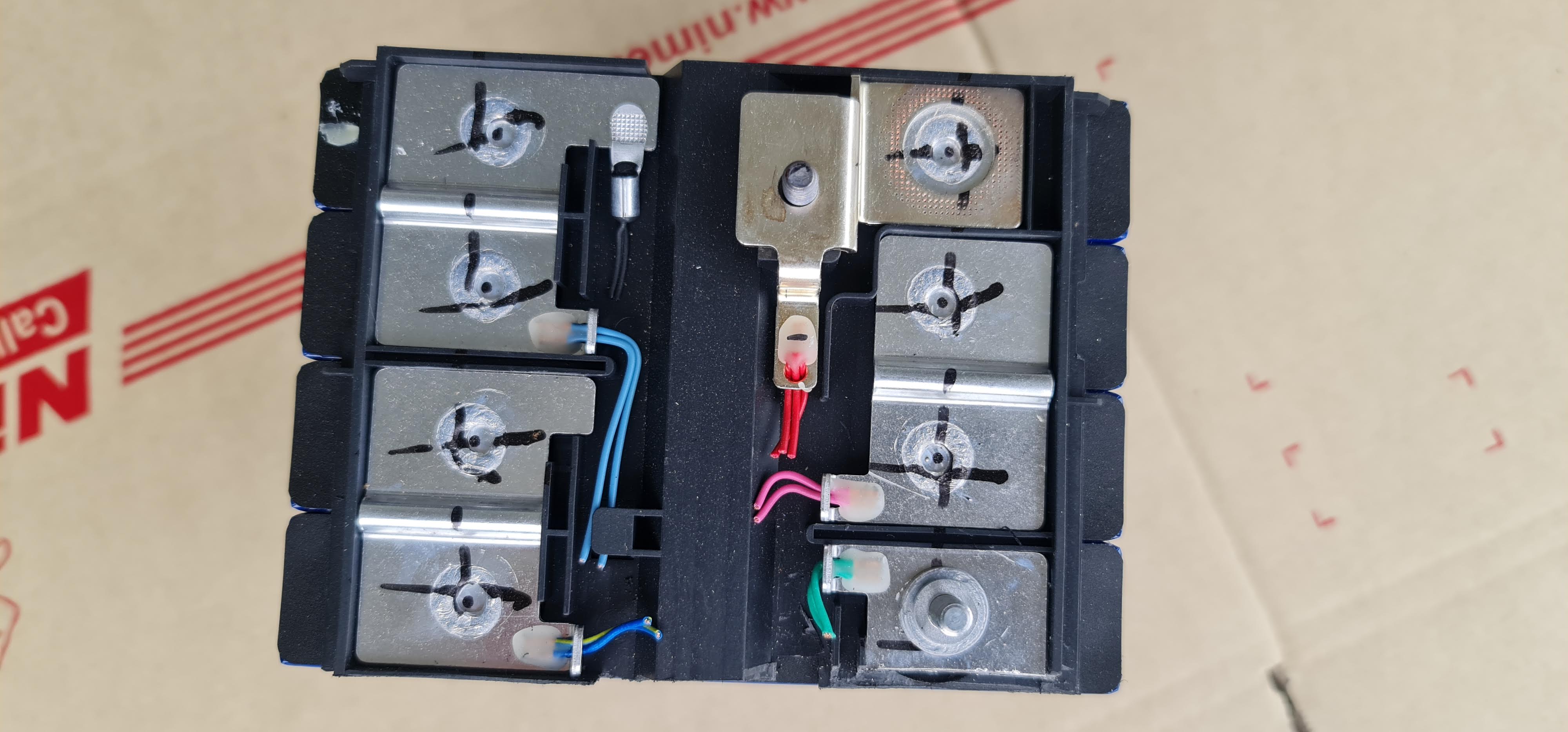 แบตเตอรี่ CATL 3.2v 42Ah 12v 24v 4s 8s สำหรับงานหนักๆ จั๊มสตาร์ทรถบรรทุก เรือลากจูง โซล่าเซลล์