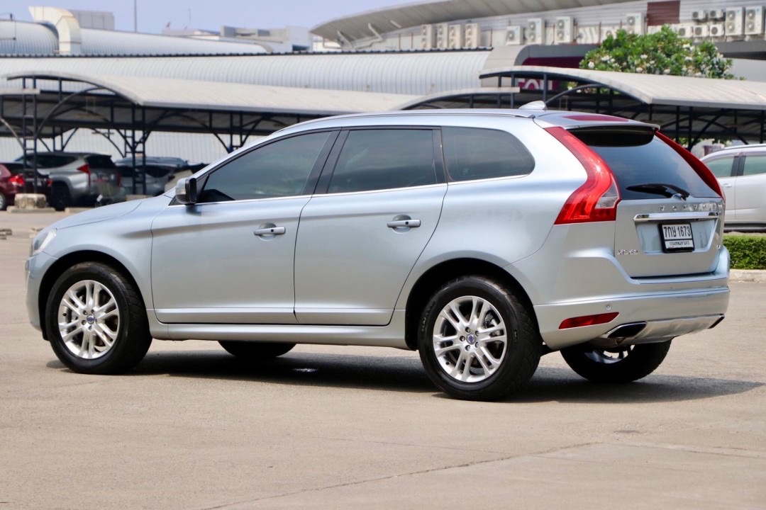 VOLVO XC60 2.0D4 NAVI Minor change ปี2014