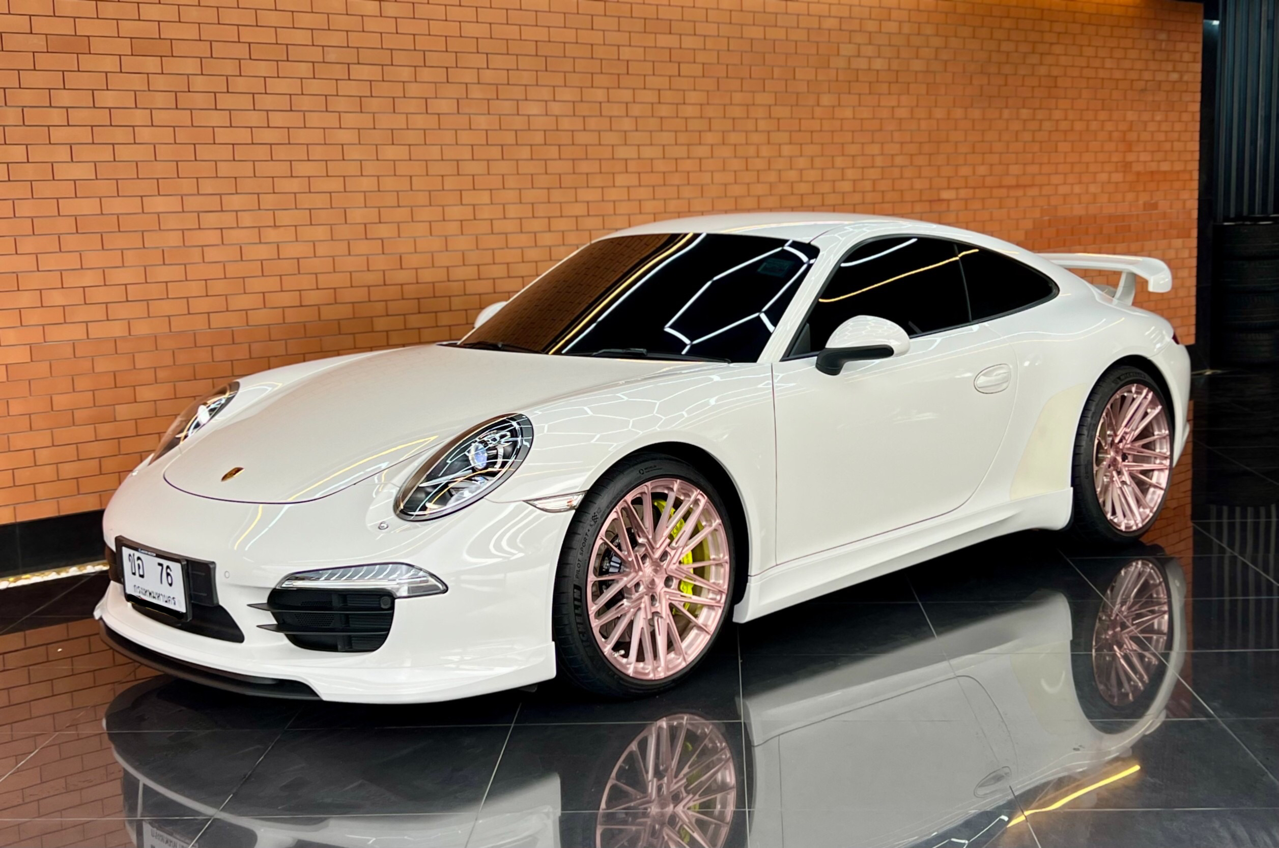 Porsche Carrera 911 ปี 2013