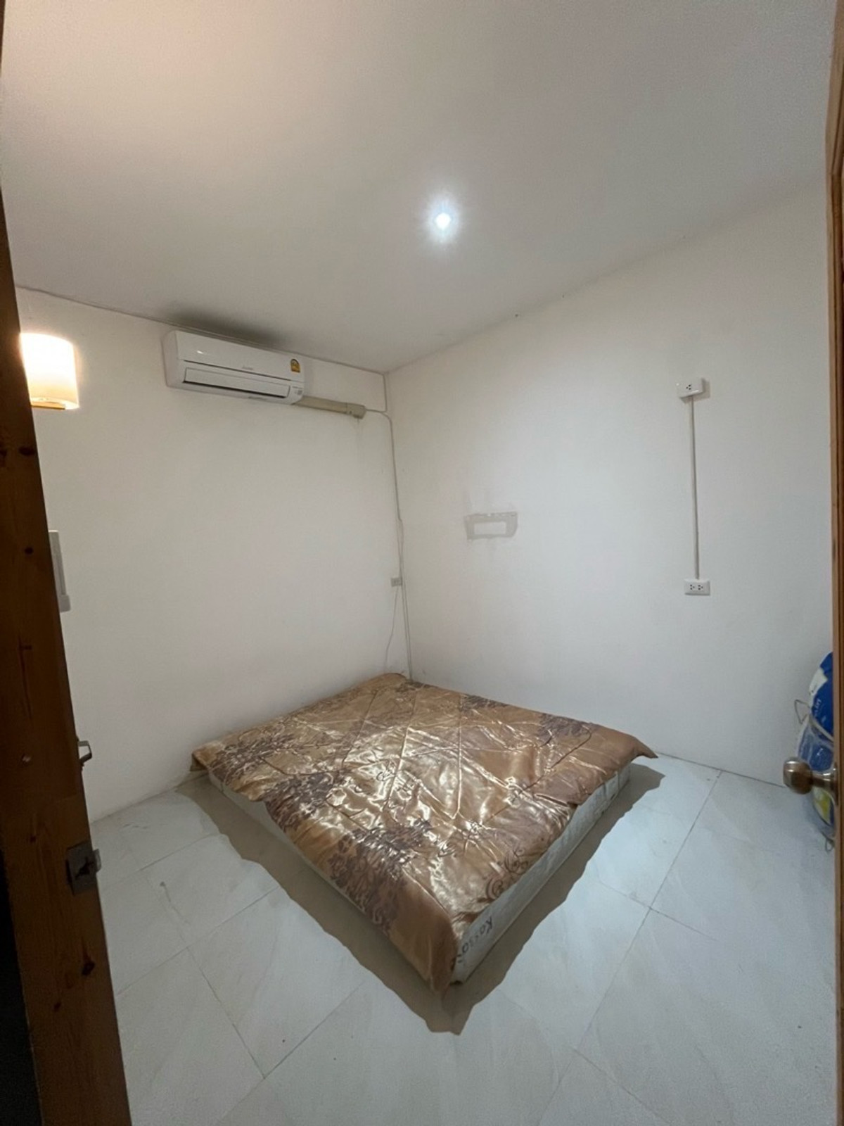 ให้เช่าบ้านหรู ชั้นเดียว ที่ดิน ขนาด 2 งาน ฟื้นที่ใช้สอย ขนาด 200 ตารางวา พร้อมสระว่ายน้ำ ย่านสามโคก