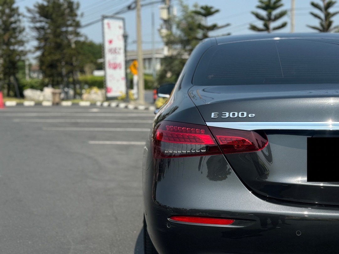Mercedes Benz E300e Avantgarde ปี 2021