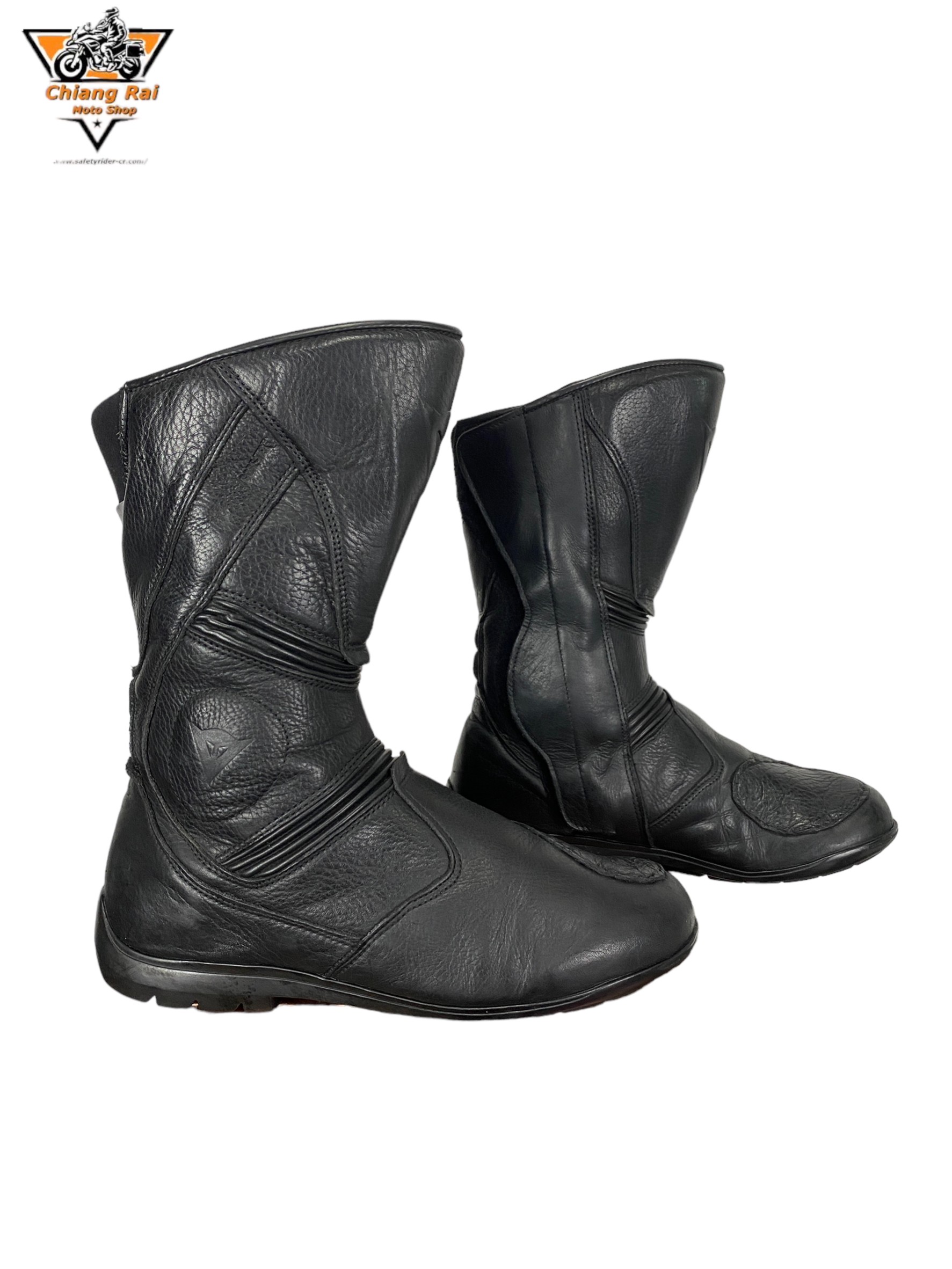 รองเท้าขี่มอเตอร์ไซด์( มือสอง) RCBS-089 Size ขนาดจากป้าย 41:EUR / 7:UK / 25.4:Cm.(dainese)