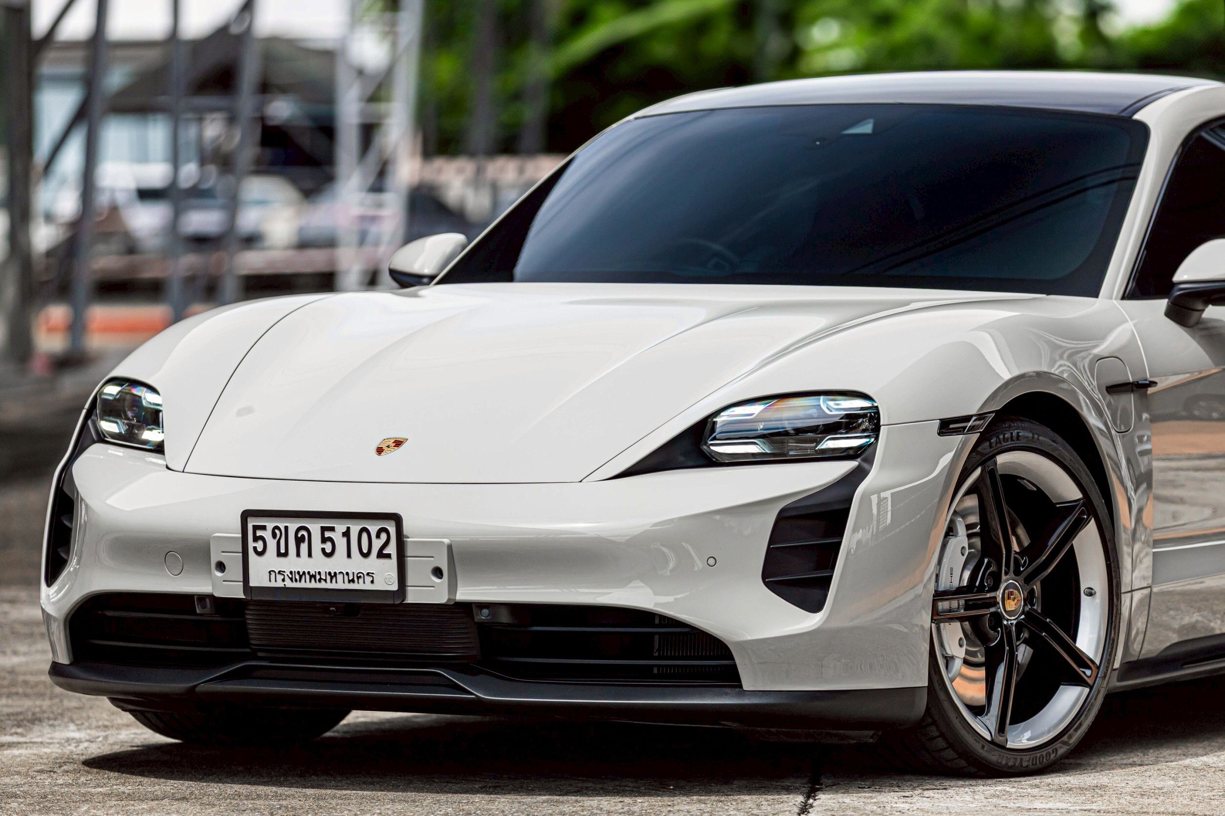 Porsche Taycan Crayon ปี 2023