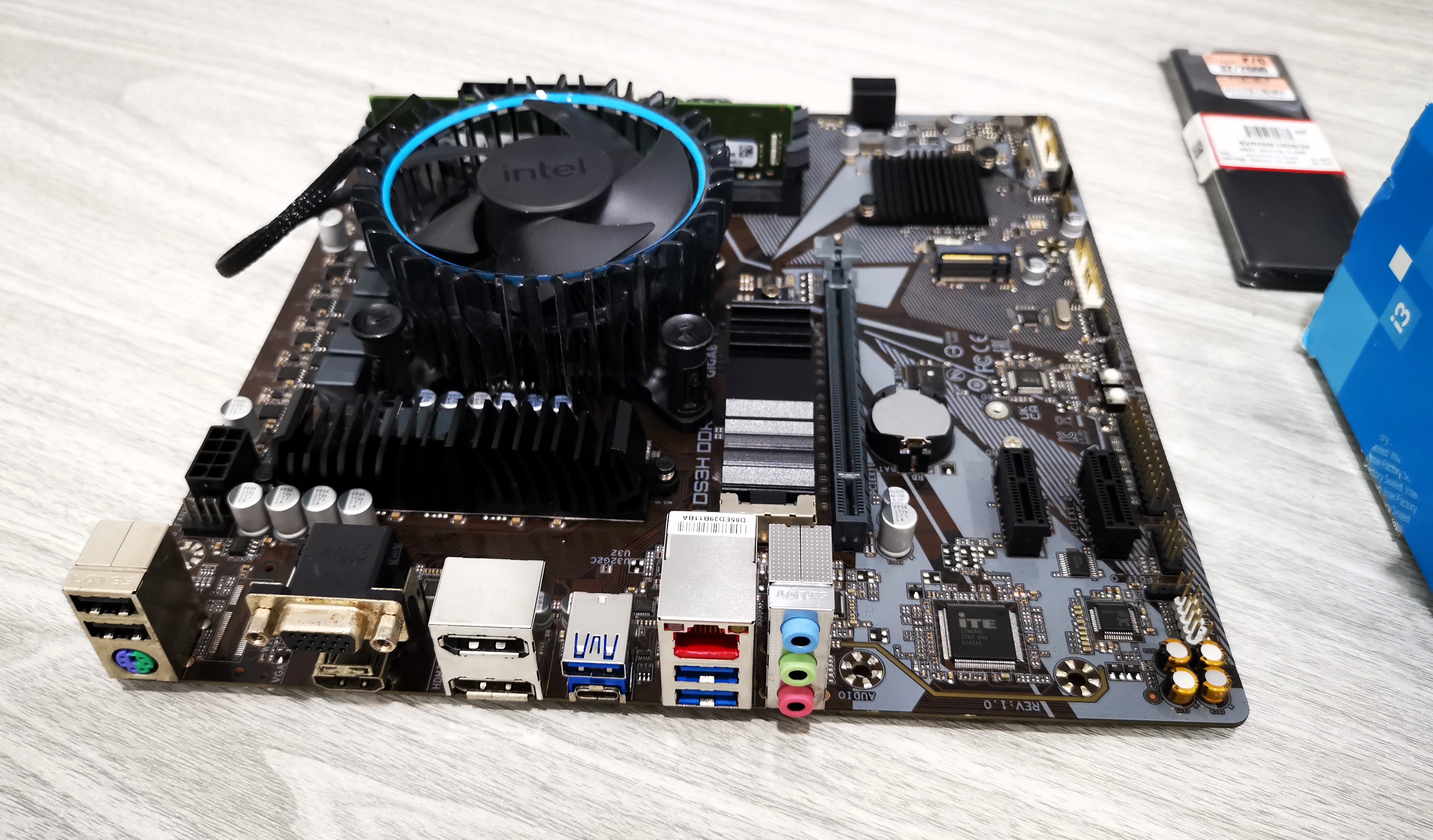 เซ็ตมัดรวม บอร์ด B660M + i3 12100F + Ram 32(32*1)/2666