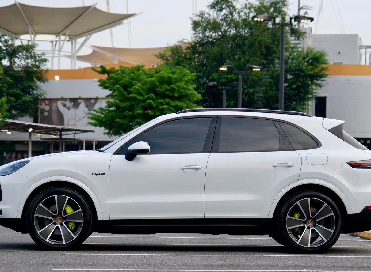 Porsche Cayenne E-Hybrid ปี 2021