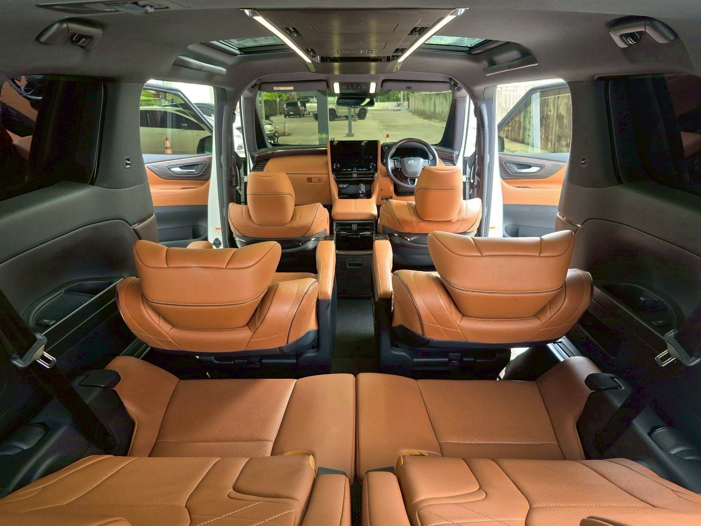 Toyota Vellfire 2.5 Hybrid Z Premier E-FOUR 40 Series ปี 2024