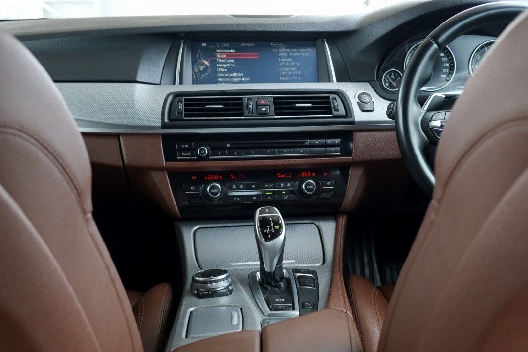 BMW 528i M Sport Lci ปี 2015