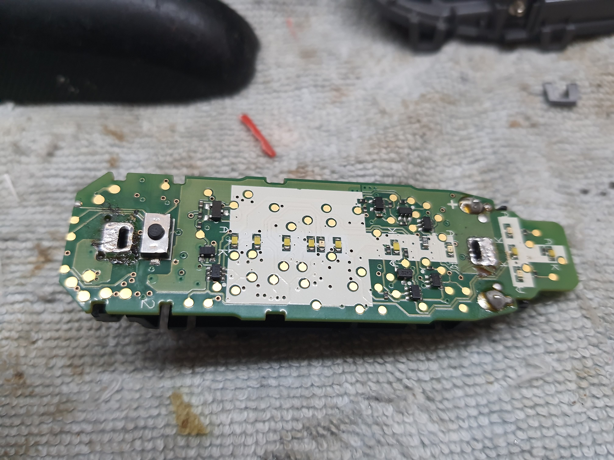 ซ่อมเครื่องโกนหนวด ยี่ห้อ PHILIPS รุ่น RQ1250 อาการเปิดไม่ติด