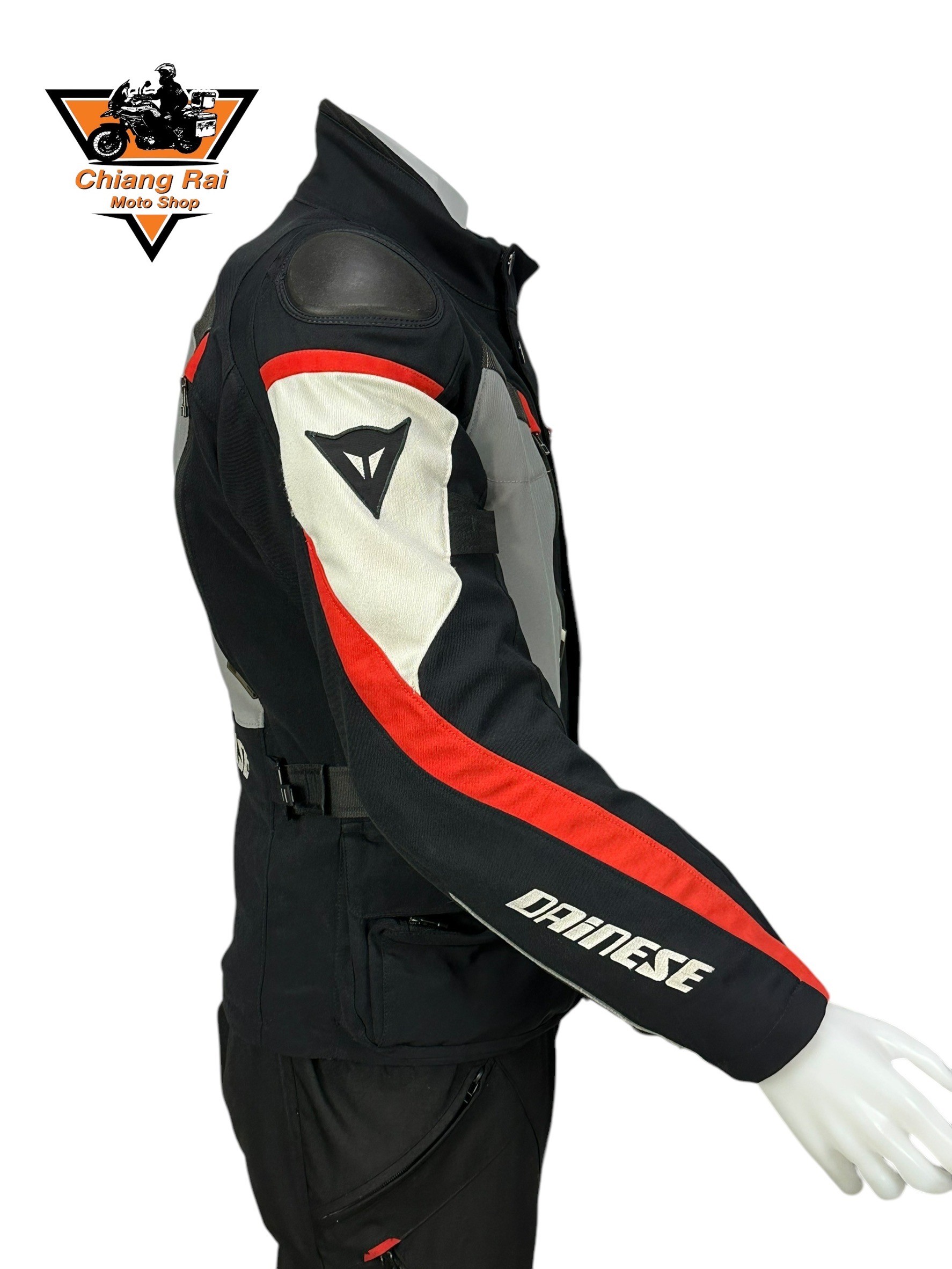 ชุดสำหรับขี่มอเตอร์ไซด์ (มือสอง) SET 027 ชุดทัวริ่ง เสื้อการ์ด + กางเกง ยี่ห้อ***dainese***