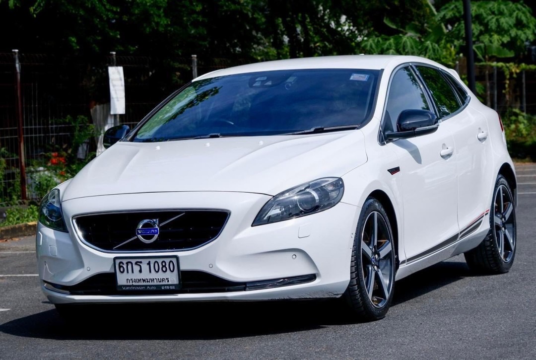 Volvo V40 T5 R-Limited รุ่นพิเศษพร้อม Tune Polestar Performance 245PS ปี 2016
