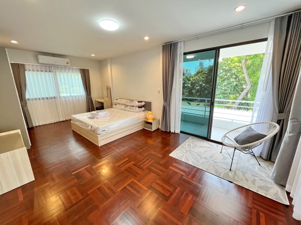 ให้เช่าบ้านปรับปรุงใหม่ สไตล์โมเดิร์น 4 ห้องนอน 4 ห้องน้ำ ทําเลดี ในย่านอารีย์