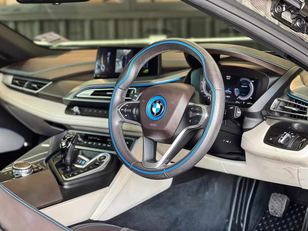 BMW i8 eDrive ปี 2015