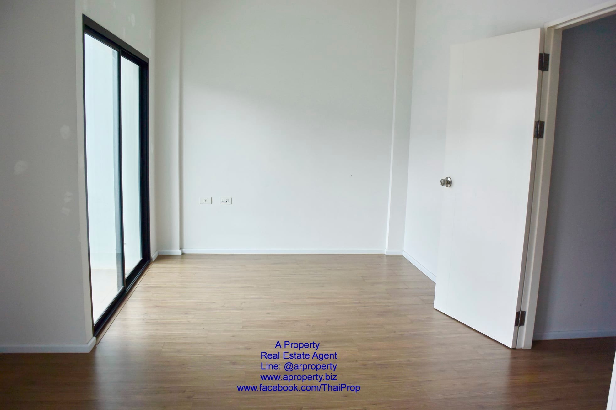 ขายทาว์โฮม 3 ชั้น กลางเมืองปทุม