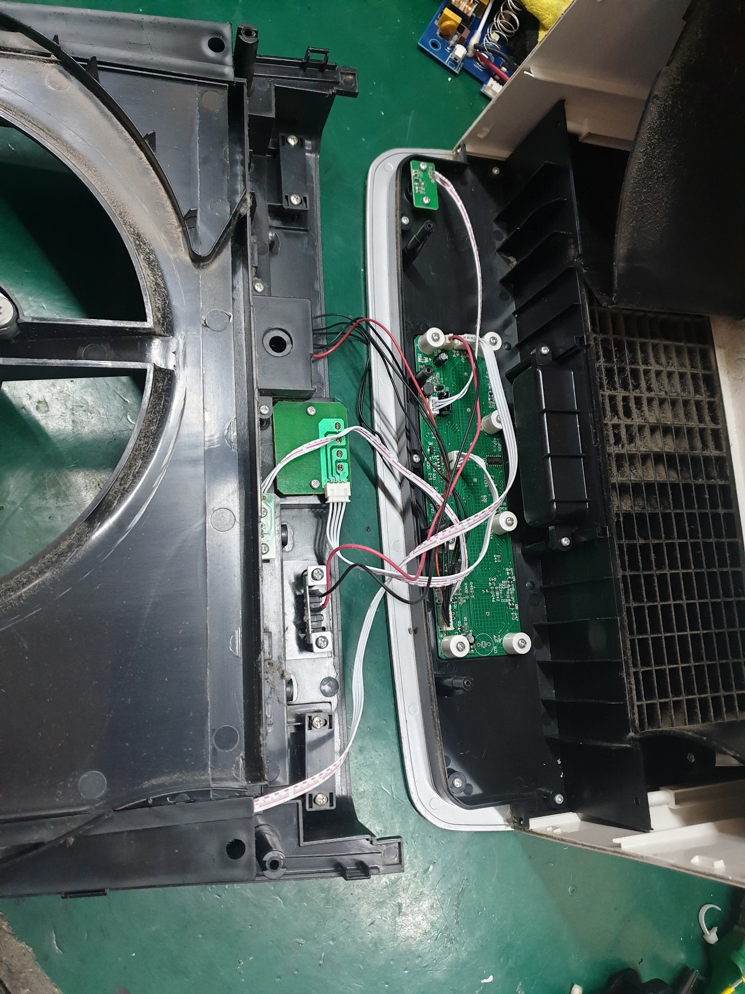 ล้างเครื่องฟอกอากาศ ยี่ห้อ STADLER FORM รุ่น Roger R-011