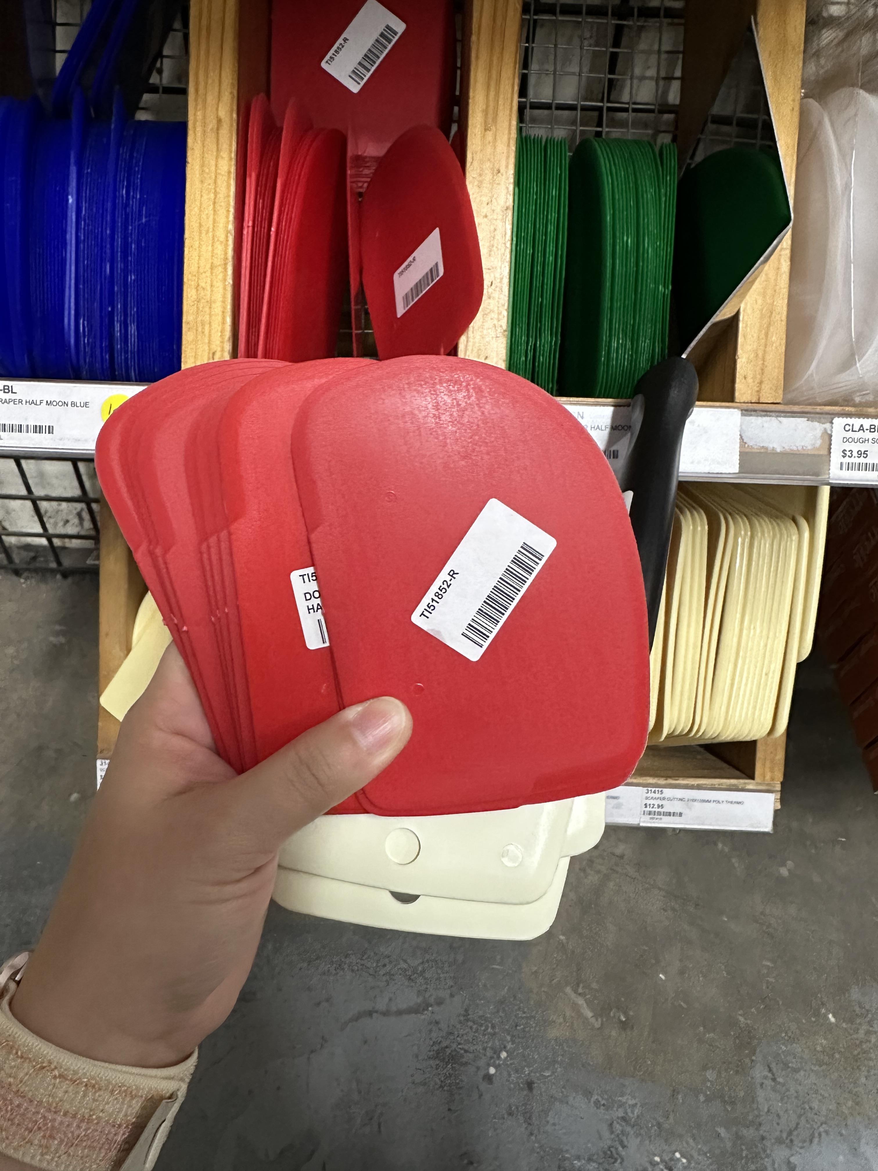 Dough Scraper - curve (หิ้วจาก Melbourne)