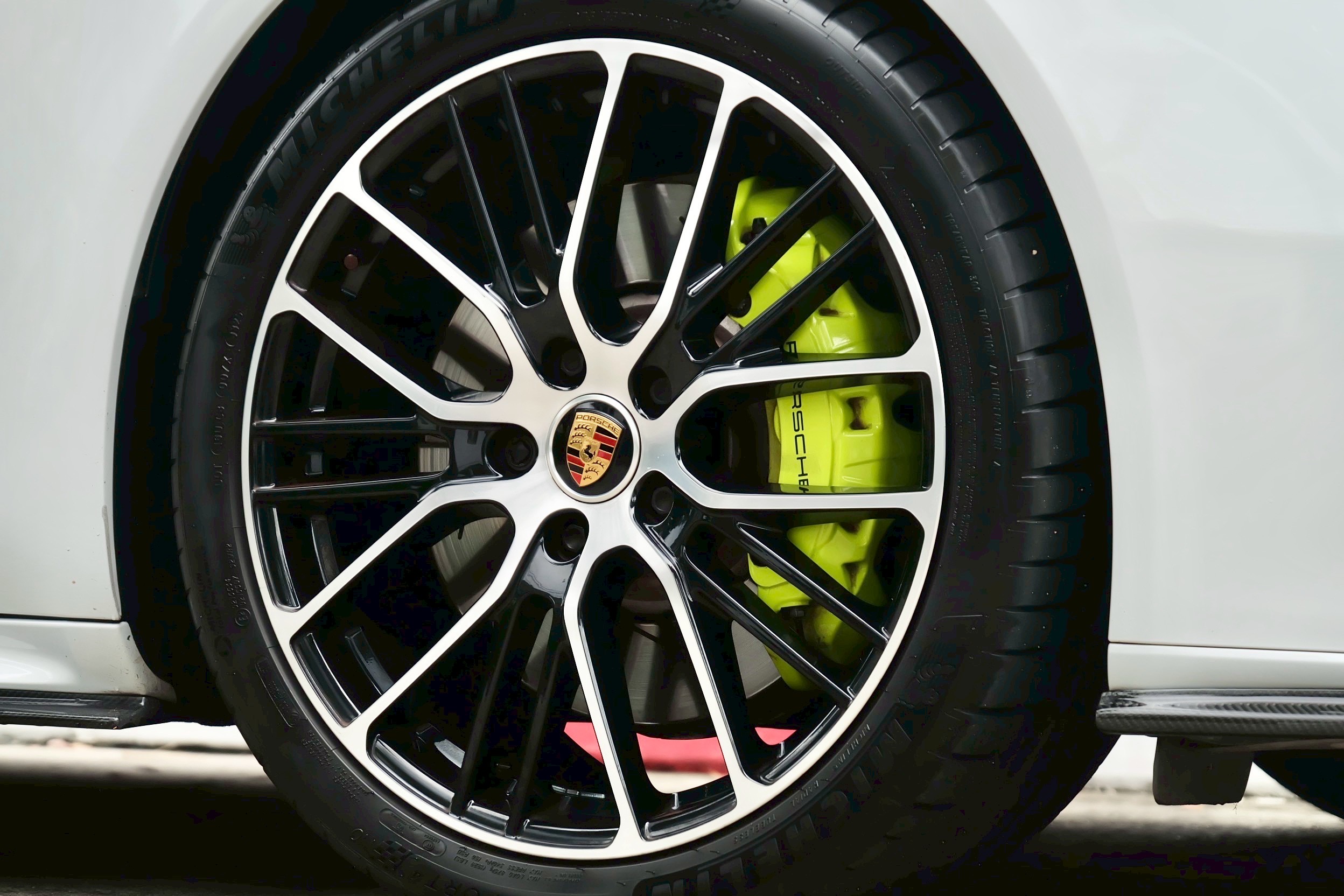 Porsche Panamera 4 E-Hybrid Facelift ปี 2023