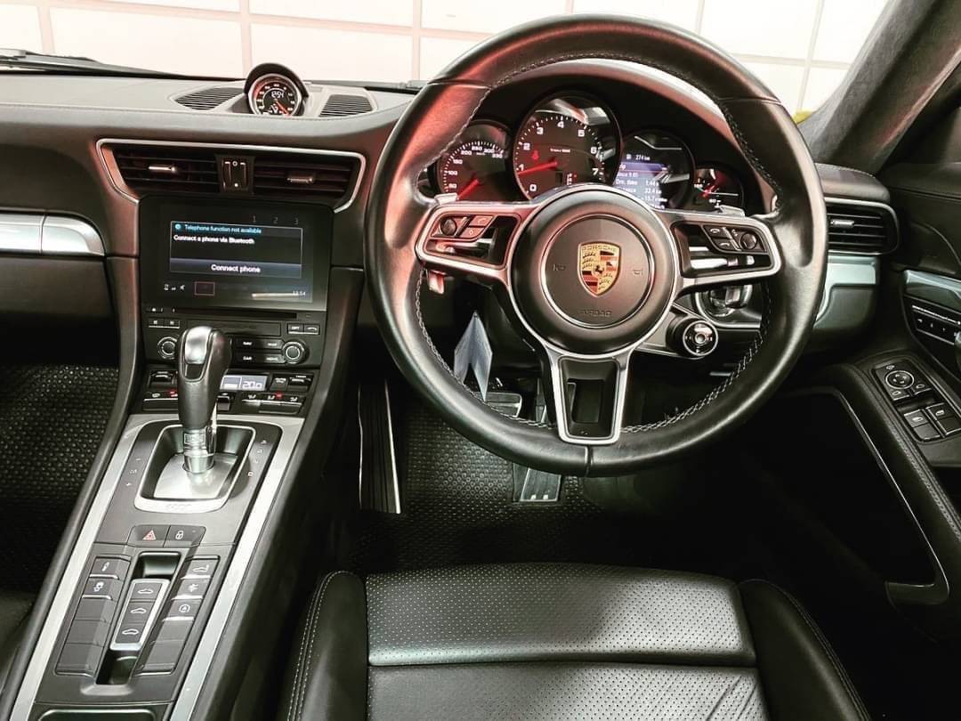 Porsche 911 Carrera Coupe 3.0 V6 เกียร์ PDK 7 สปีด ปี 2017