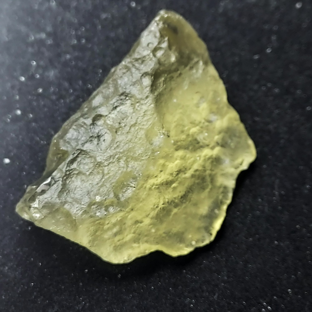 สะเก็ดดาวลิเบียน เนื้อใส เกรด A (27กรัม ขนาด 4.6x3x2ซม.) Libyan desert glass