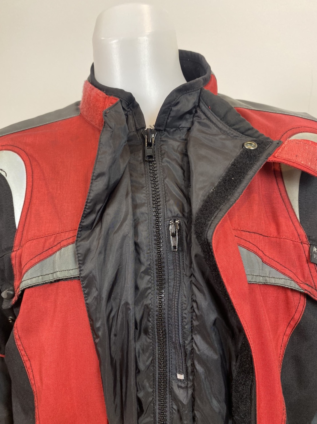 เสื้อขี่มอเตอร์ไซด์( มือสอง) RCT 661 (SALE) อก 50" ยาว 32"(XL)ยี่ห้อ **รีเวนเจอร์**