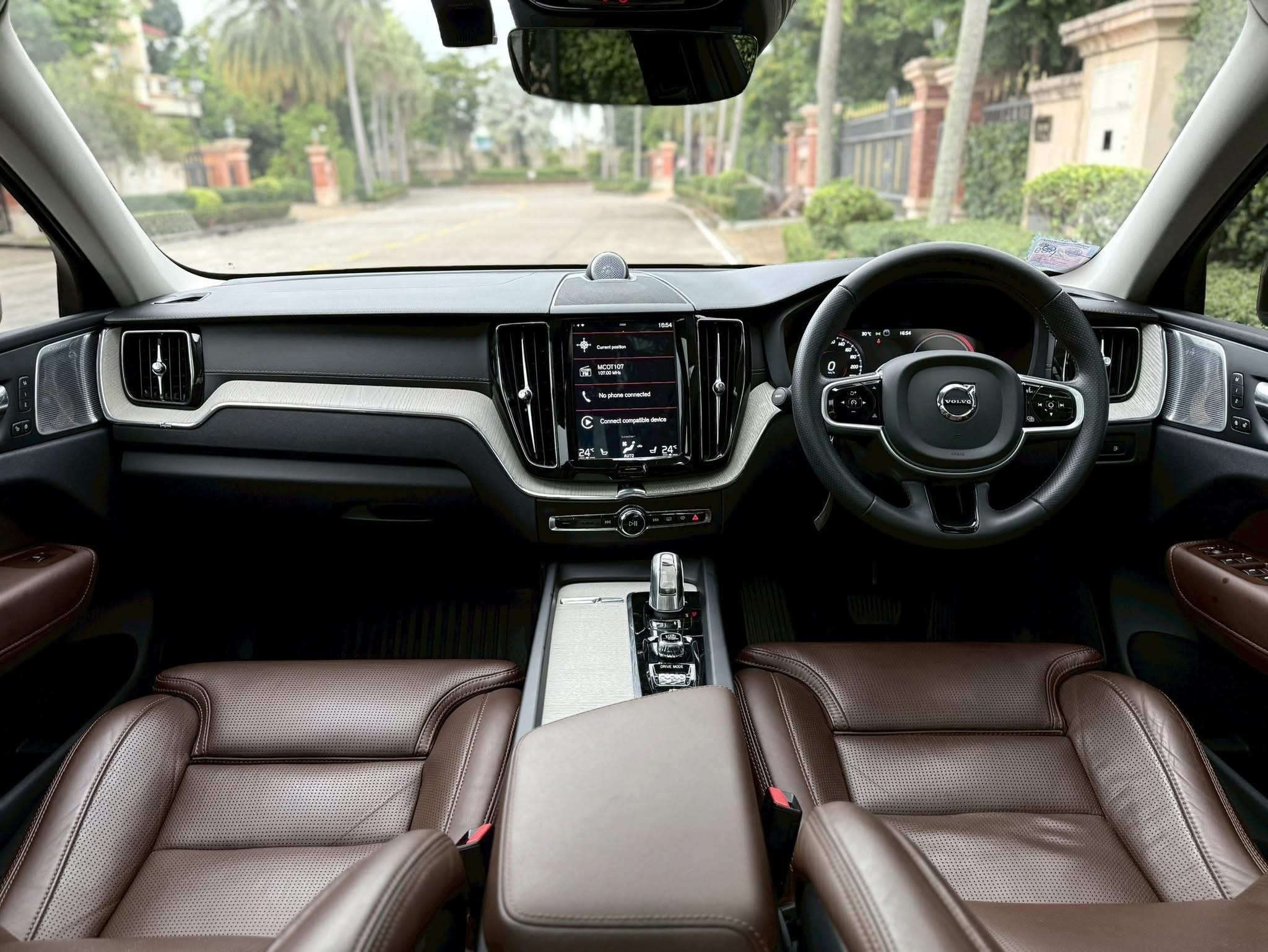 VOLVO XC60 T8 Inscription ปี 2019