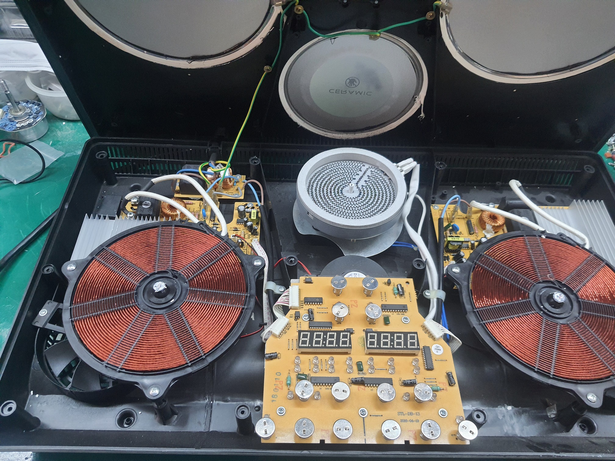 ซ่อมเตาแม่เหล็กไฟฟ้า ยี่ห้อ Kitchen รุ่น KV-833 อาการเปิดไม่ติด