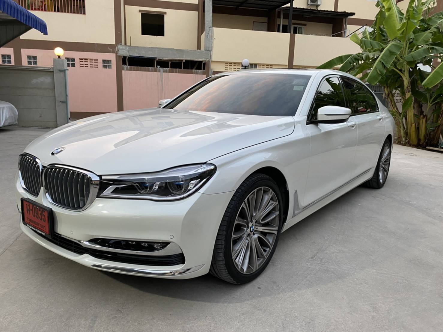 BMW 740Li (G12) ปี2016