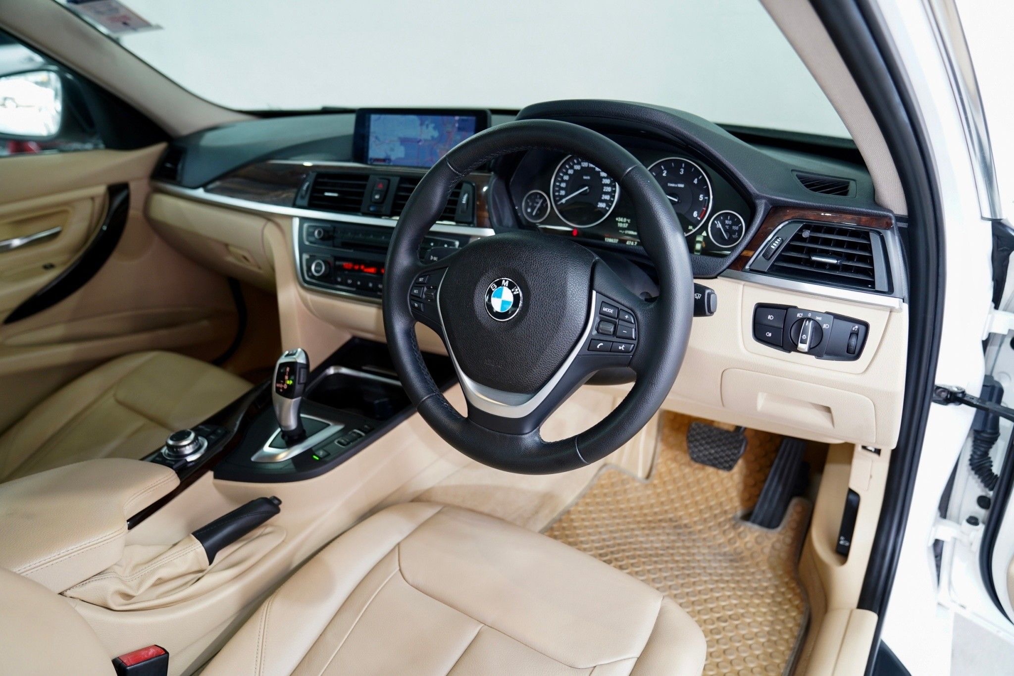 BMW SERIES3 F30 320D 2.0 LUXURY ปี2012