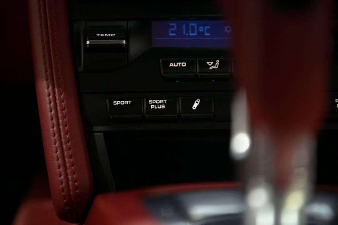 Porsche Cayman 987.2 ปี 2011