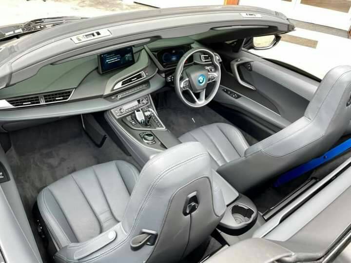 BMW i8 Roadster ปี 2021