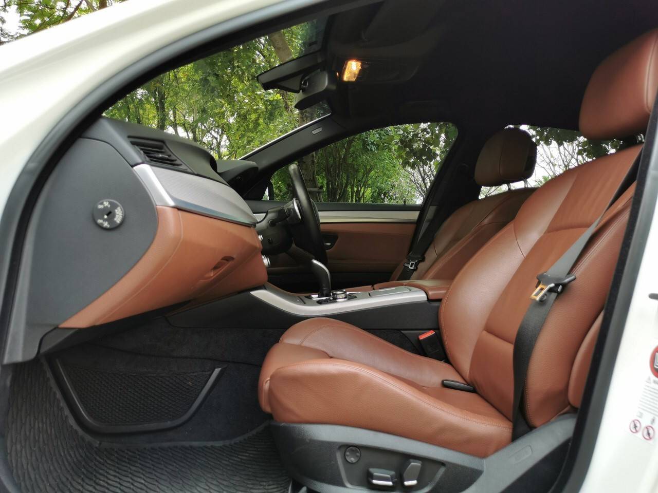 BMW 528I M-SPORT สีขาว ปี 2012