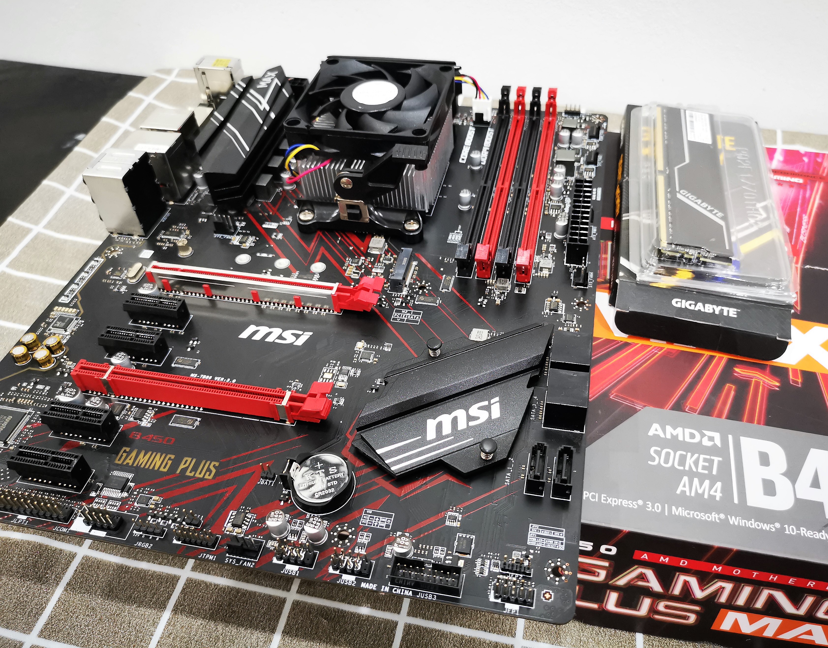 เซ็ตมัดรวม บอร์ด B450 + ซีพียู ATHLON 200GE + Ram Gigabyte DDR4 8/2666