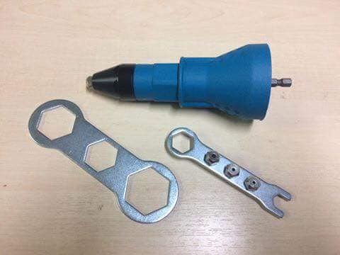 MARCH เครื่องย้ำรีเวทแบบใช้กับสว่าน