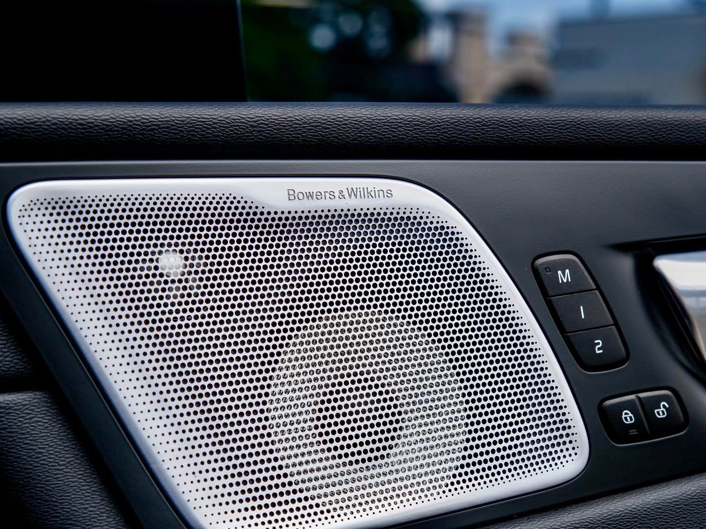 Volvo XC60 Recharge T8 AWD R-Design ปี 2022