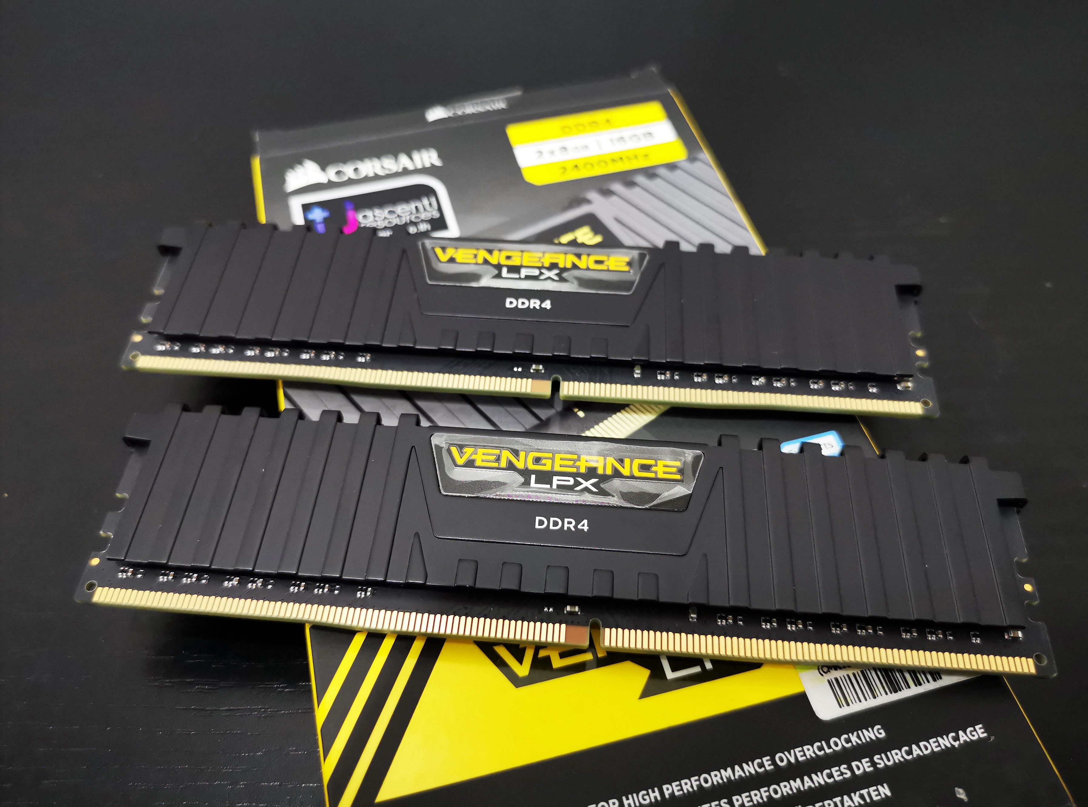 RAM Corsiar VENGEANCE LPX DDR4 16GB(8*2)/2400 (Black)