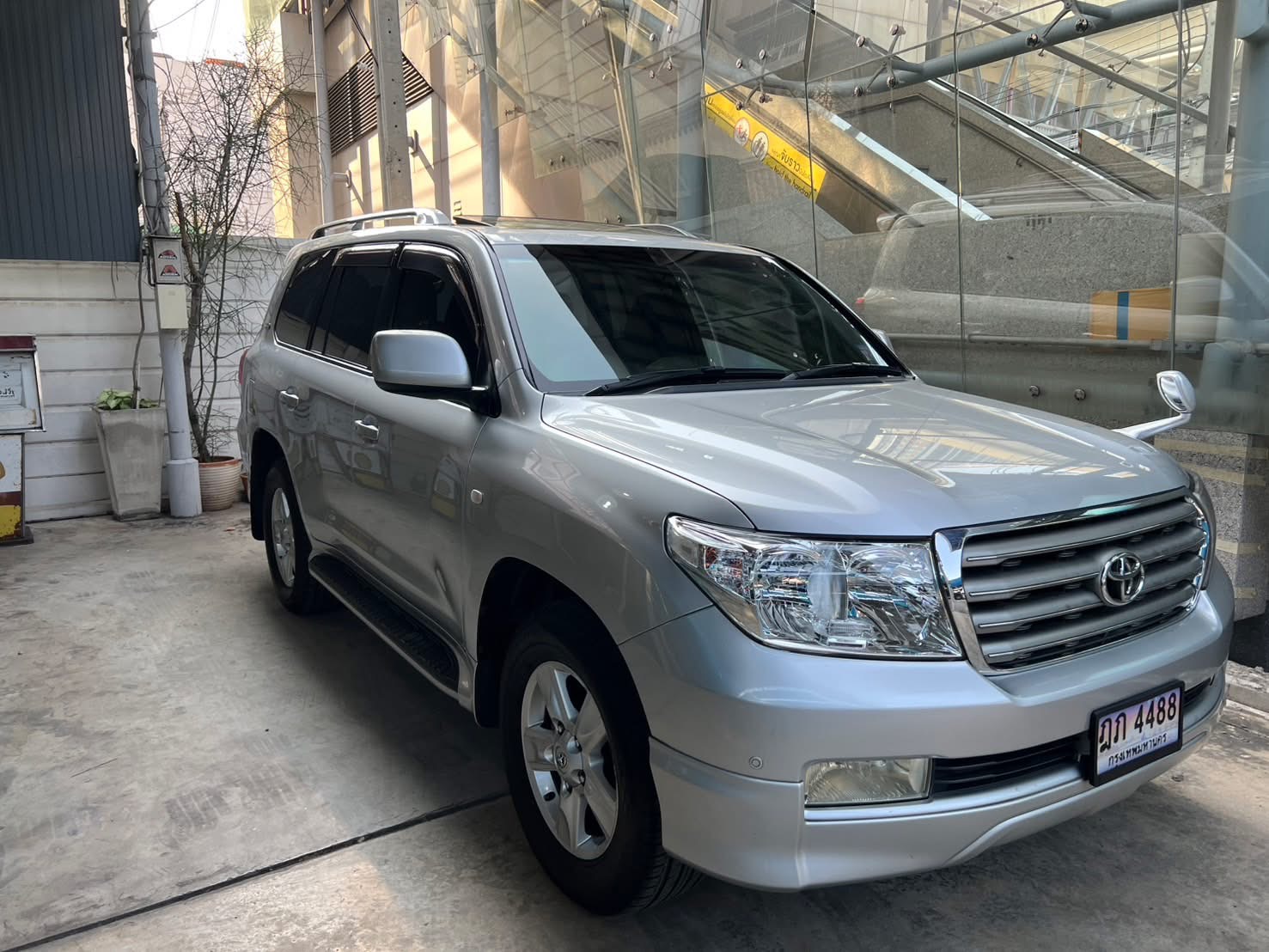 TOYOTA LAND CRUISER VX200 V8 4,600cc. 1UR-FE ปี 2011