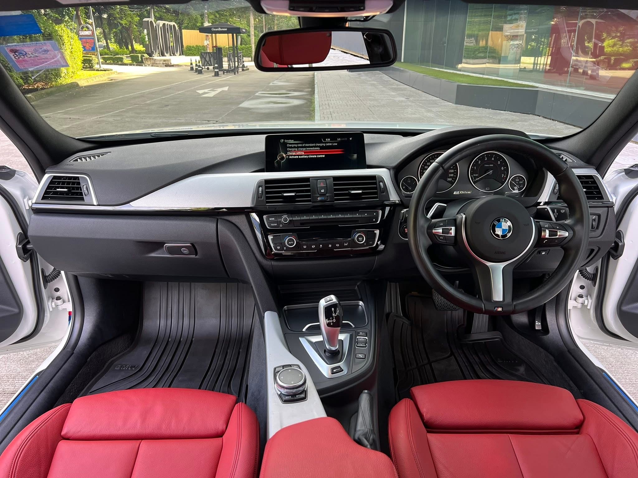 BMW F30 330e M Sport ปี 2017