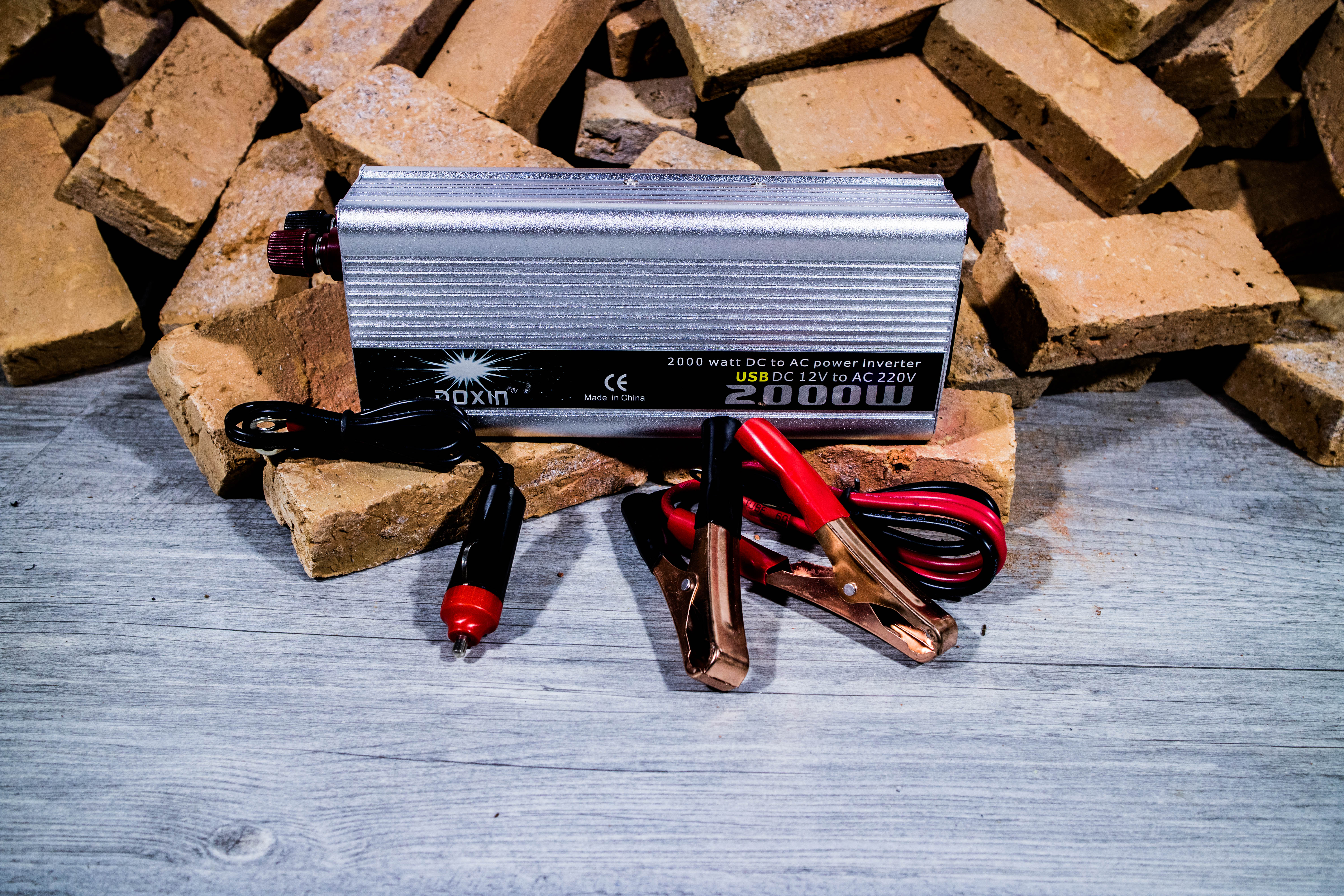 อินเวอร์เตอร์แปลงไฟ 12V เป็น 220V ขนาด 2,000W *รุ่นนี้ไฟเต็ม