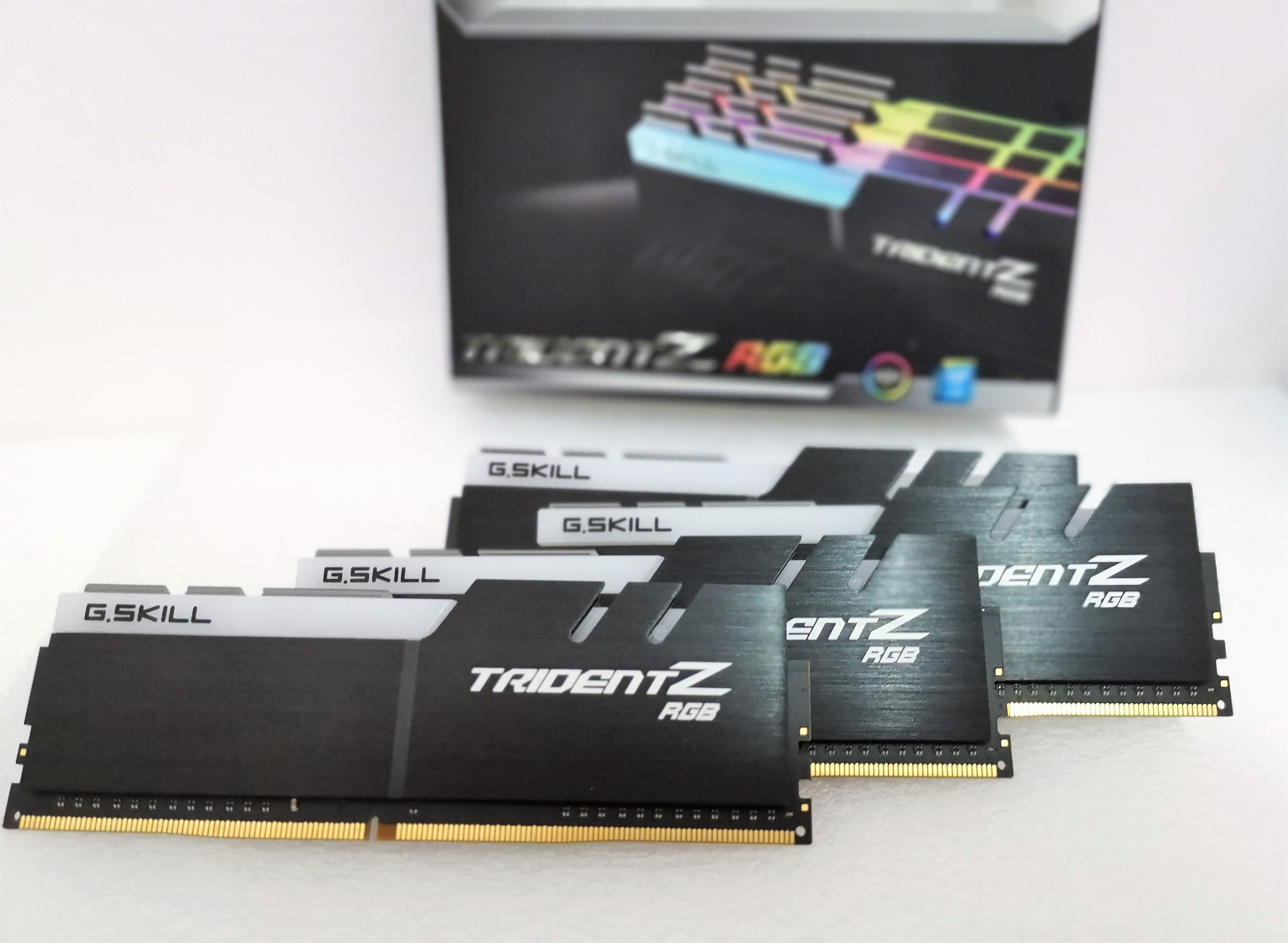 Ram G.SKILL TRIDENT Z RGB 32G(8*4) Bus3000